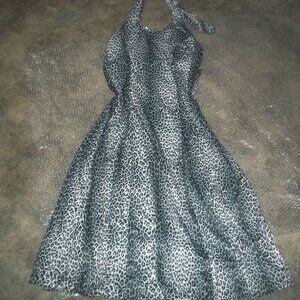 womens maxi nightgown. Snow leopard pattern.Self-tying halter neck.size medium